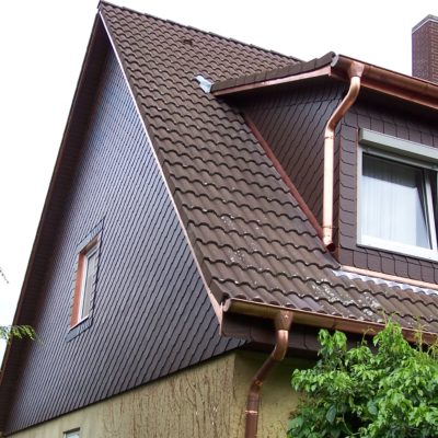 Dachrinne Kupfer Fallrohr Gaubenverkleidung Giebelverkleidung Dachplatten